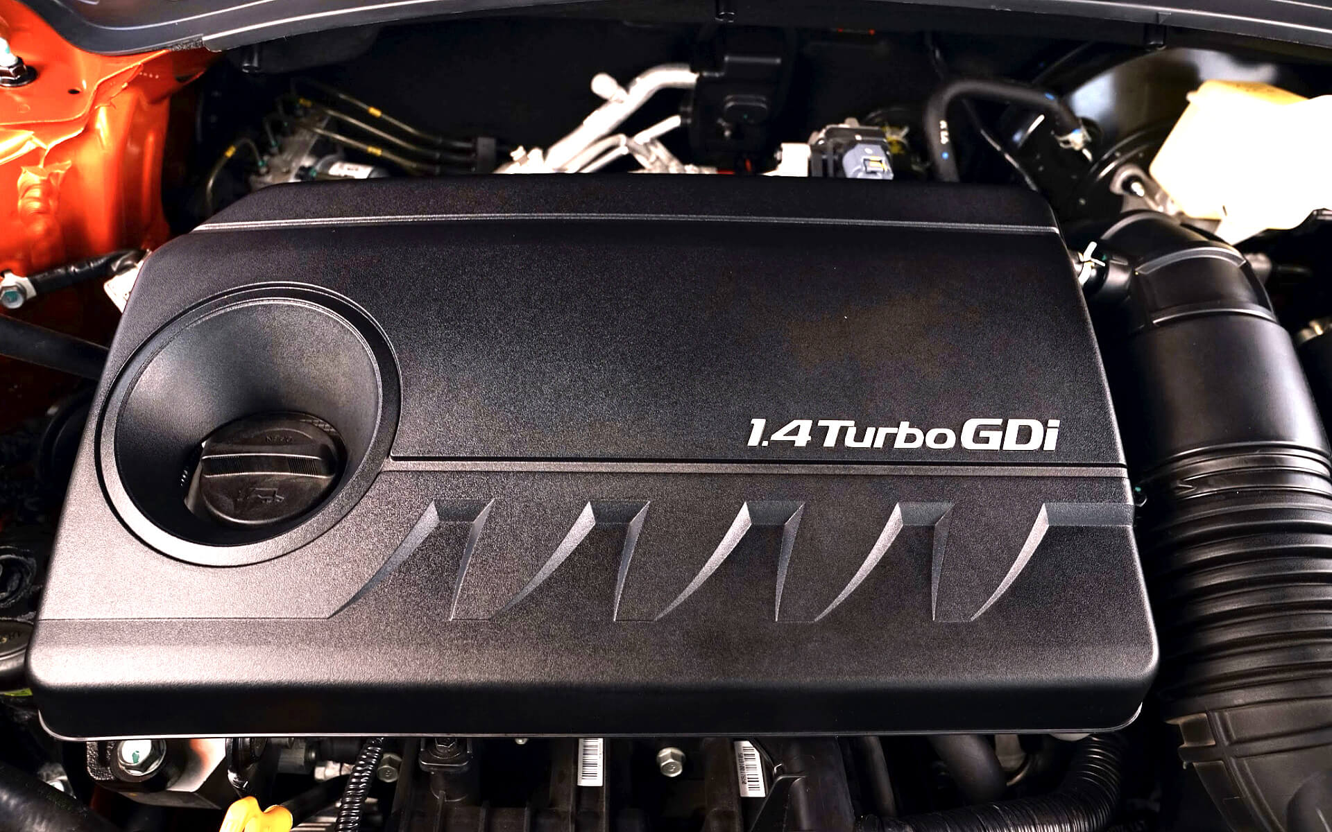 Động cơ Turbo thế hệ mới, gia tăng công suất 138 Hp và moment xoắn 242Nm